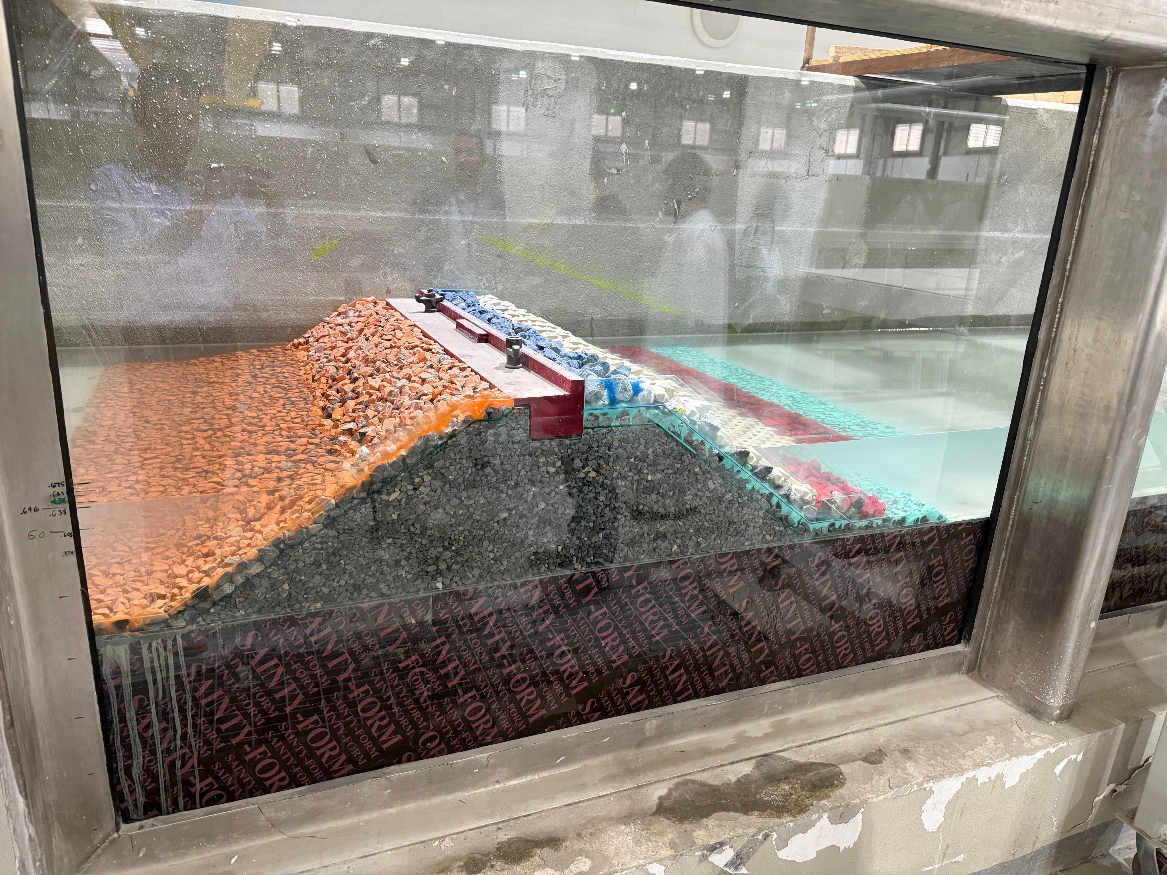 Rubble mound breakwater physical model test